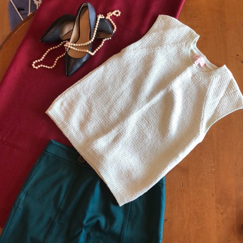 Sleeveless sweater